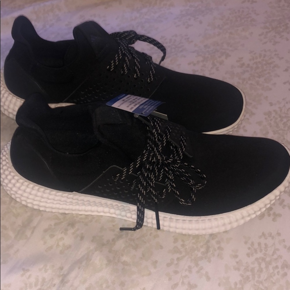 Adidas cute and comfy shoes Sz 8.5 BRAND NEW